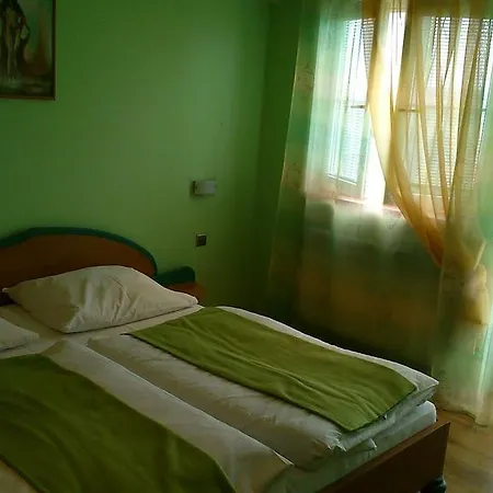 Rekrea Guest house Levice
